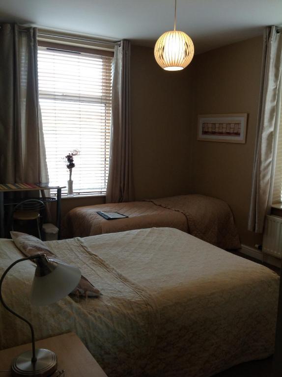 オールダム Oak House Bb Bed & Breakfast エクステリア 写真
